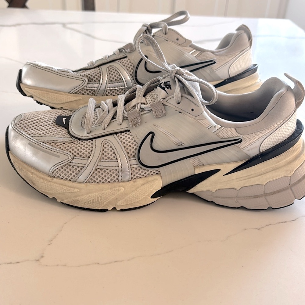 NIKE V2K Run Sneaker - Picture 2 of 10